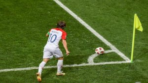 Luật phạt góc và phạt đền – Những điều cầu thủ cần biết